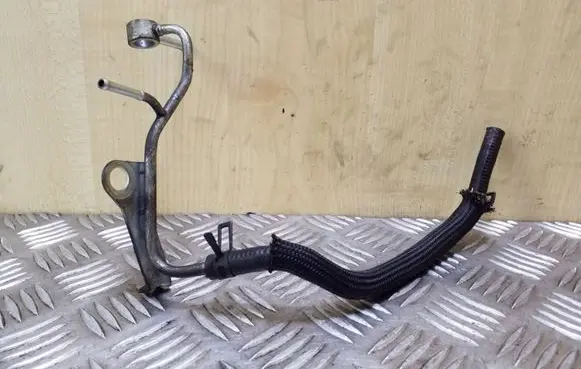 Toyota Avensis T270 Fuel line pipe