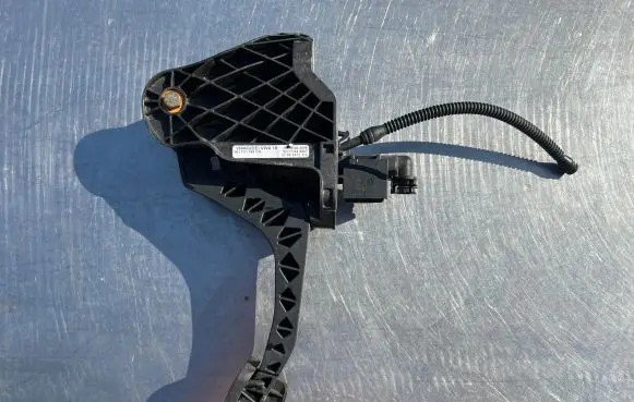 Seat Leon (1P) Clutch pedal 1K1721059CG