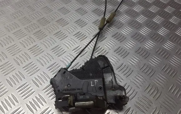 Toyota Corolla E140 E150 Front door lock