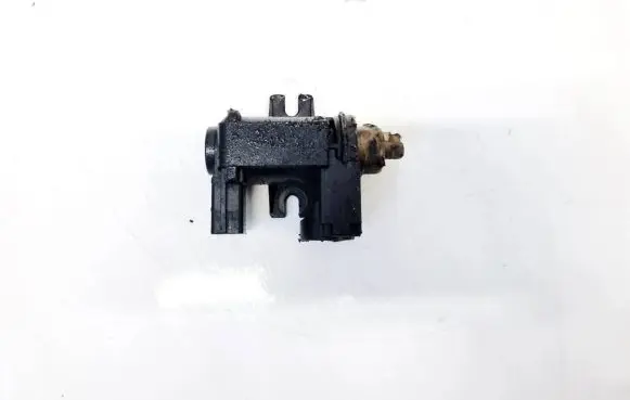 Audi A4 S4 B8 8K Turbo solenoid valve 8k090662