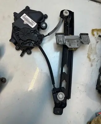 Seat Ibiza IV (6J,6P) Rear door window regulator with motor 6J8839401B 121916CR04