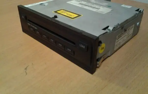Audi A8 S8 D3 4E CD/DVD changer 4E0035110A 4E0910110A
