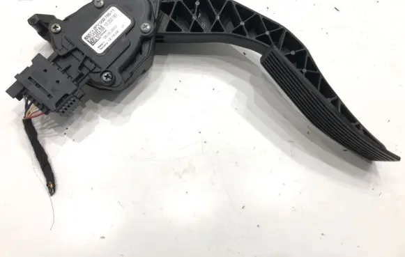 Opel Zafira C Accelerator throttle pedal 13253781