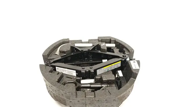 Skoda Superb B8 (3V) Tool set 3V0093860
