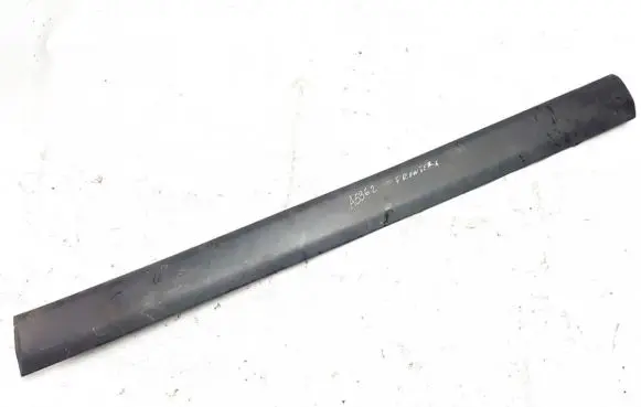 Opel Frontera B Front door trim (molding) 9712a1092