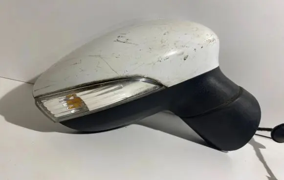Ford Fiesta Front door electric wing mirror E8024704 A051801 4201012
