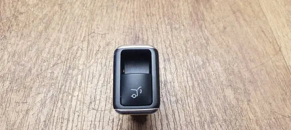 Mercedes-Benz GLE (W166 - C292) Tailgate/trunk/boot open switch A1668707610