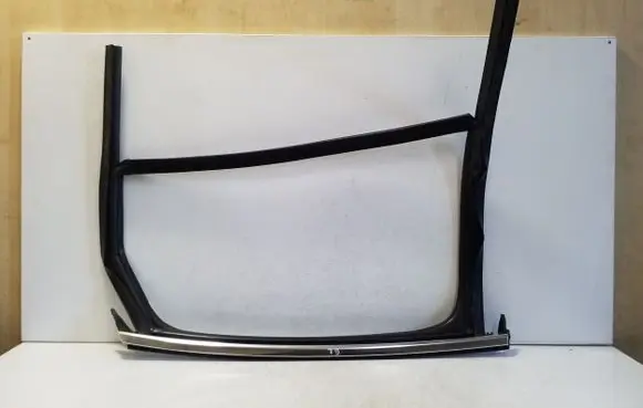 Audi A6 S6 C8 4K Rubber seal rear door window/glass 4K5839431