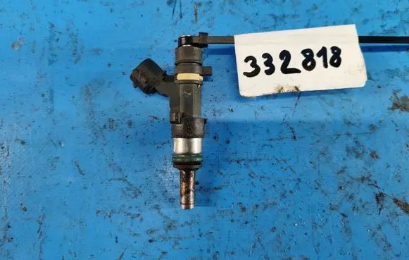 Mitsubishi Lancer VIII Fuel injector 1465A029