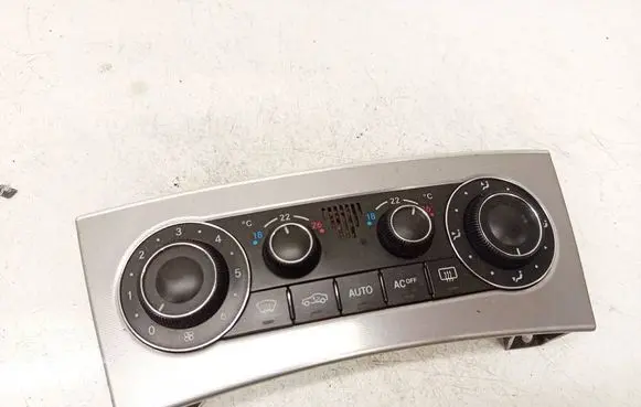 Mercedes-Benz C W203 Climate control unit A2038301785