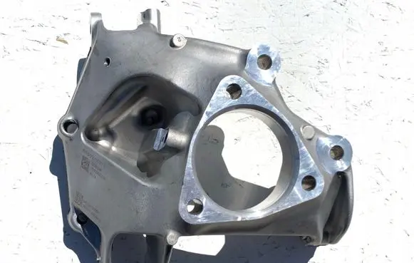 Volvo XC40 Rear wheel hub spindle/knuckle 32246249