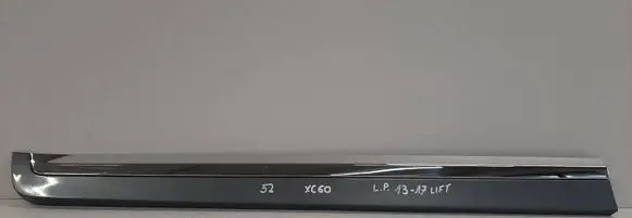 Volvo XC60 Front door trim (molding) 31333816