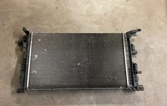 Renault Scenic III - Grand scenic III Coolant radiator 214100002R M135272F 1000315839