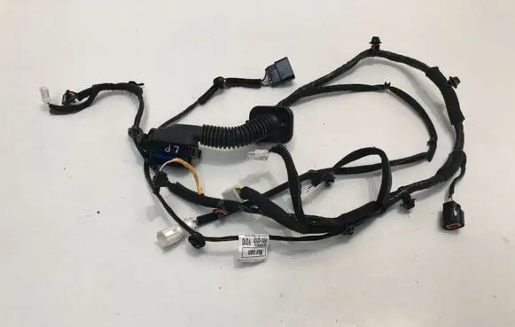 Hyundai i20 (BC3 BI3) Front door wiring loom/harness boot 91610Q0100