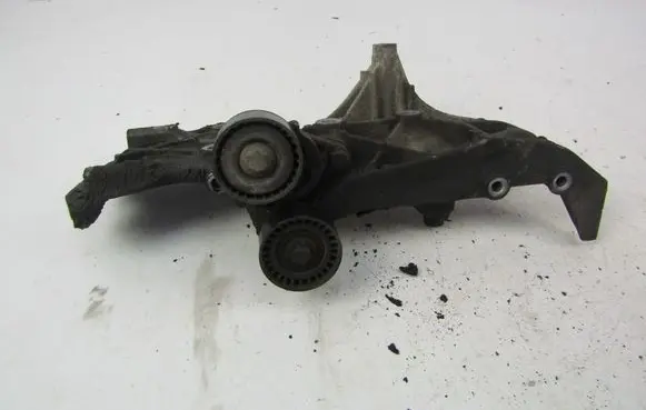 Renault Laguna II Generator/alternator bracket 