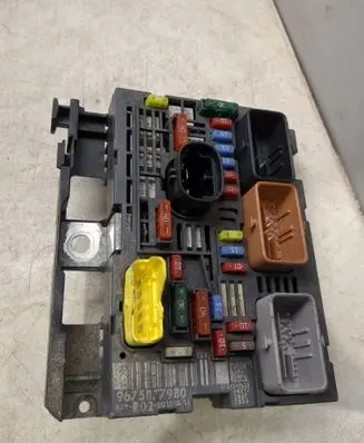 Citroen C5 Fuse box set 9675877980