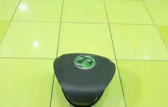 Opel Corsa E Steering wheel airbag 0589P1000202 17AB42