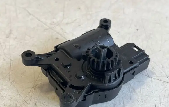 Audi Q2 - Air flap motor/actuator 2Q0907511G