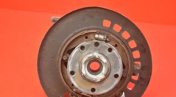 Audi Q7 4L Front wheel hub spindle knuckle 7L8505435