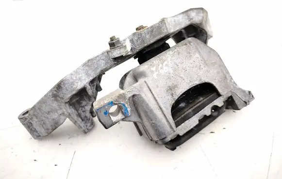 Engine mount bracket
