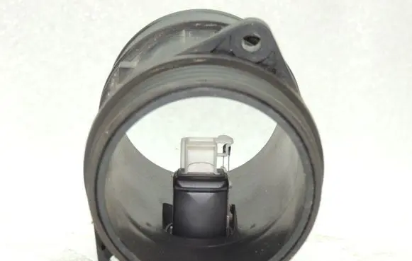 Suzuki Grand Vitara II Mass air flow meter 1380067JA0000
