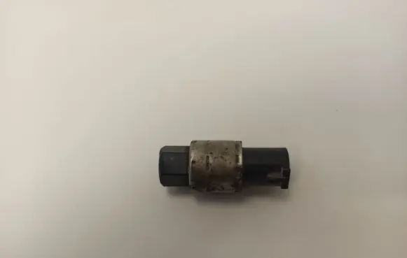 Ford Mustang IV Air conditioning (A/C) pressure sensor F5VH19E561AA