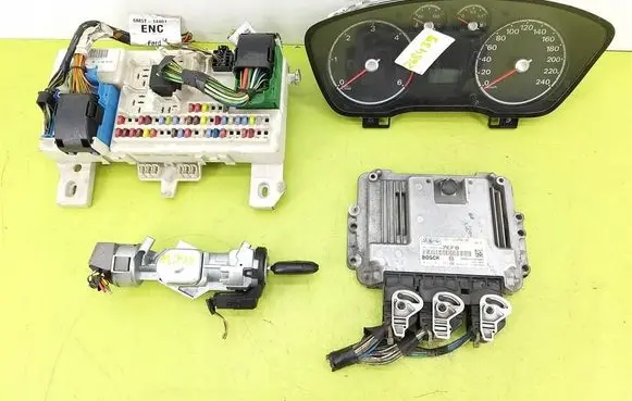 Ford Focus Engine ECU kit and lock set 7M5112A650UB