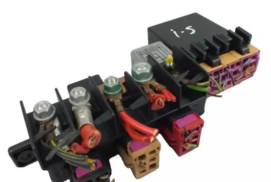 Volkswagen PASSAT B5.5 Fuse box set 8L0941822A