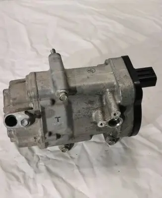 Lexus UX Air conditioning (A/C) compressor (pump) 0424000171 ESB27C 10C10619