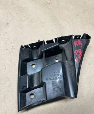 Front bumper mounting bracket