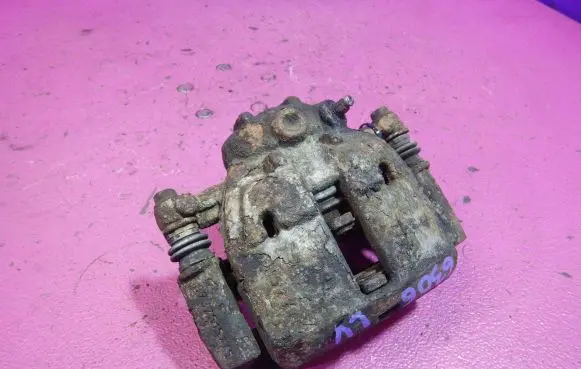 Mitsubishi Colt Front brake caliper