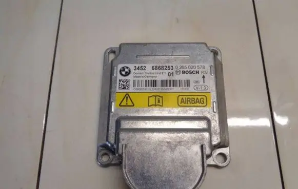 BMW 1 F20 F21 Airbag control unit/module 6868253