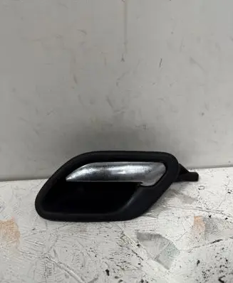 BMW 5 E39 Front door interior handle 8226050
