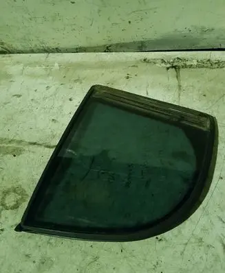 Infiniti Q45 III Rear vent window glass 