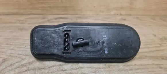 BMW 5 E39 Tail light bulb cover holder 8371324