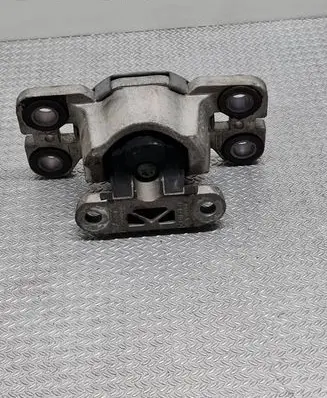 Land Rover Range Rover Evoque L538 Engine mount bracket BJ327M121AC A020112