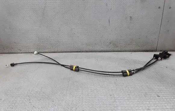 Mitsubishi Pajero Gear shift cable linkage