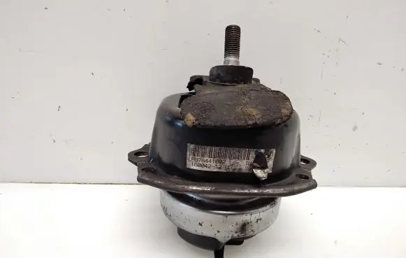 Engine mount bracket