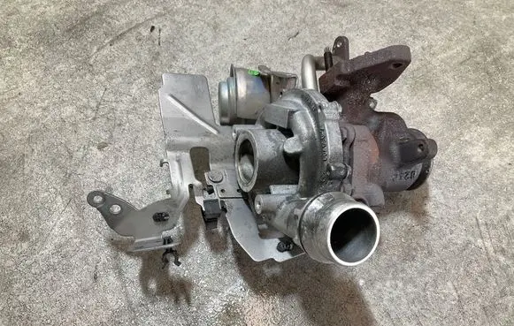 Renault Clio IV Turbo 144117533R H8201164371 8013743