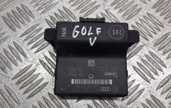 Volkswagen Golf V Central body control module 1K0907530F