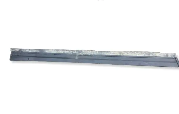 Toyota bZ4X Sill 7586042040