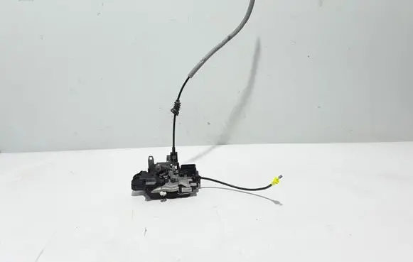 Volvo XC40 Front door lock 31349890