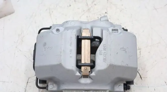 BMW 5 G30 G31 G38 Front brake caliper 6885840MWGK45412 6885840 6883484MWGK452
