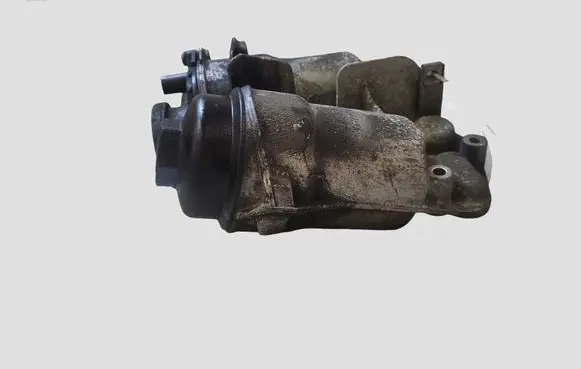 Volvo V70 Oil filter mounting bracket 6740273266 30677920