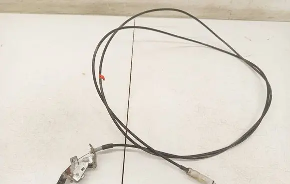 Toyota Yaris Fuel tank opening switch