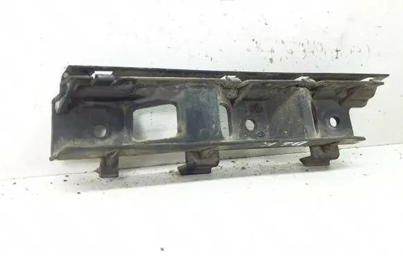 Volkswagen PASSAT B6 Front bumper mounting bracket 3C0807183
