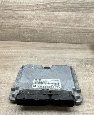 Opel Zafira A Engine control unit/module 24417169 0281010268