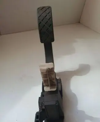 Volkswagen Golf IV Accelerator throttle pedal 1J1721503K 0281002342 081104843