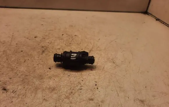 Opel Zafira A Fuel injector 90536149 5WK93151