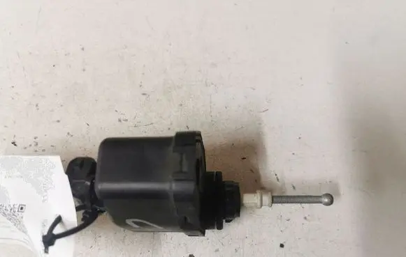 Audi 100 S4 C4 Headlight level adjustment motor 00437545